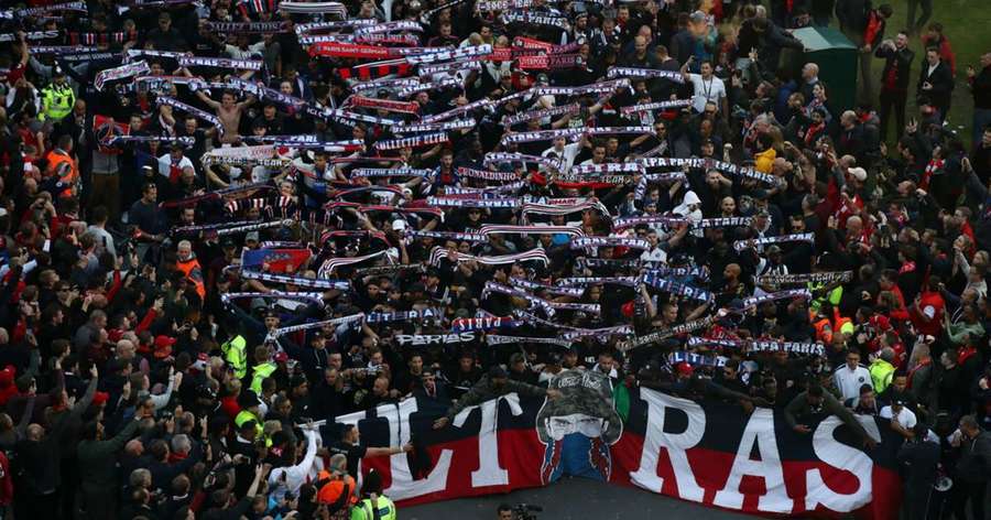 Ultraşii PSG s-au ţinut de cuvânt şi au părăsit Parc des Princes cu 15 minute înaintea finalului meciului cu Lens