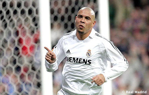 #MeciulZilei | VIDEO Barcelona - Real Madrid 1-1, din 2006. Punct obţinut în inferioritate de galactici, cu o execuţie superbă a lui Ronaldo