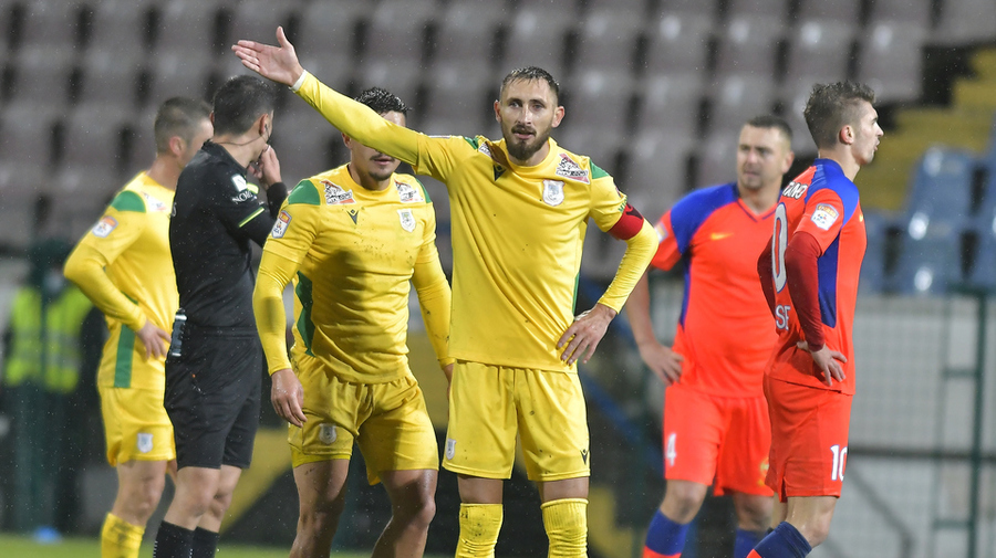 Edilul din Mioveni rămâne ferm pe poziţii. ”Nu am cerut nimic. Lăsaţi-ne să jucăm! Acasă ne furi, în deplasare ne furi”