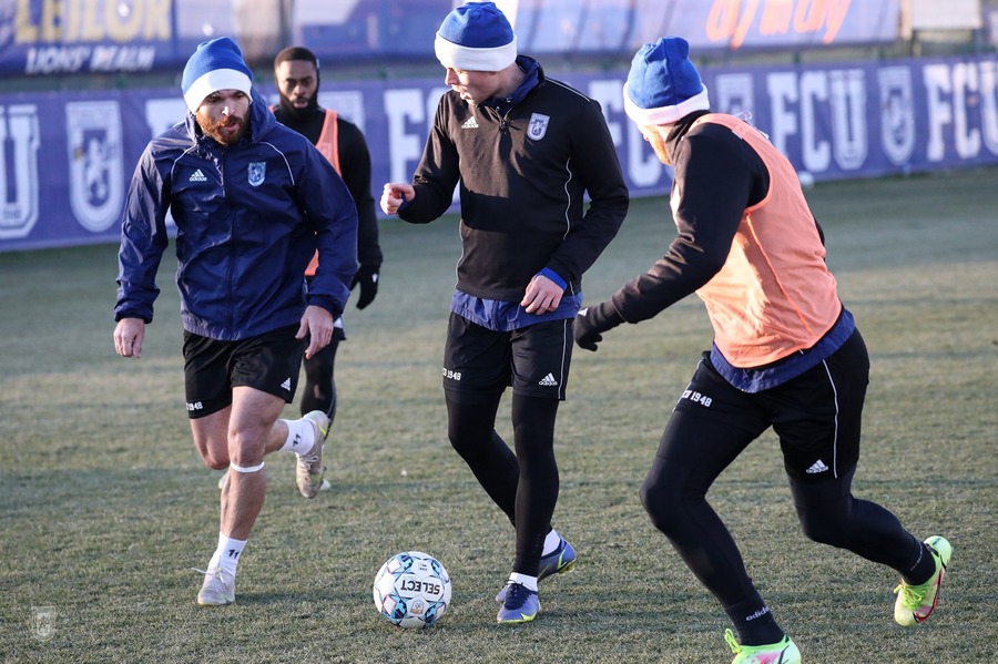 EXCLUSIV ǀ Situaţia de la FC U Craiova, prin ochii lui Ioan Ovidiu Sabău. Fostul mare internaţional, semne de întrebare în privinţa schimbărilor de antrenori: ”Încă nu s-a terminat campionatul” 