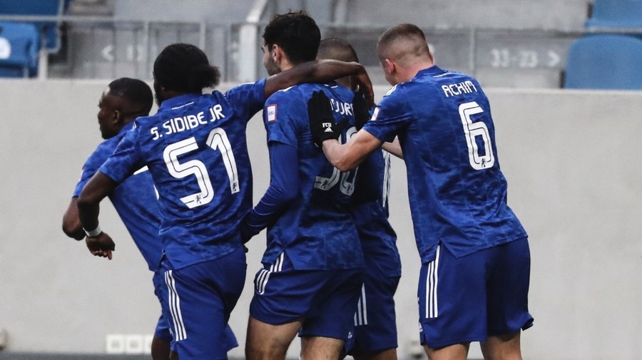 FC U Craiova face deplasarea la Botoşani în condiţii diferite: câţiva jucători merg cu avionul, alţii cu autocarul. Reacţia amuzantă a preşedintelui Marcel Puşcaş 