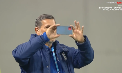 VIDEO | Nicolo Napoli, impresionat de coregrafia lui FCU Craiova. A ţinut să o pozeze chiar înainte de startul derby-ului Olteniei