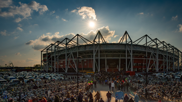 Metodă inedită găsită de AZ Alkmaar pentru a identifica huliganii de la meciul cu West Ham 