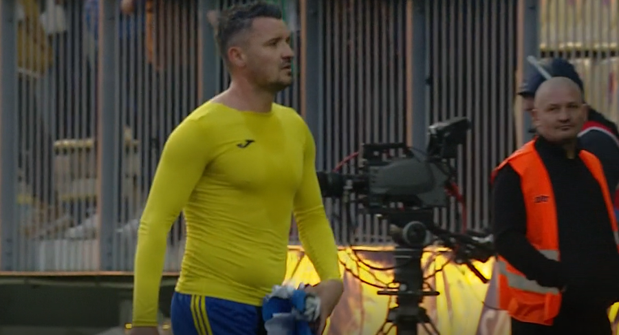 EXCLUSIV ǀ Constantin Budescu, ironizat de Viorel Moldovan: ”I-a rămas tricoul mic! E un jucător extraordinar, dar păcat că nu se respectă”