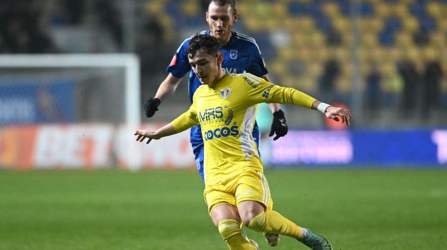Mario Bratu, operat de ruptură la ligament. Jucătorul Petrolului se accidentase la antrenament