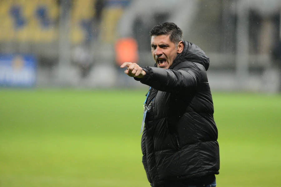 VIDEO | ”Puteam câştiga meciul fără probleme”. Florin Pârvu digeră greu eşecul cu CFR Cluj