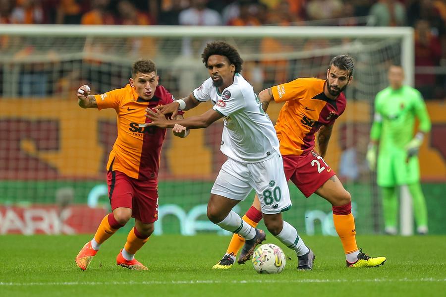 Lovitura zilei! Fostul mijlocaş de la Sporting Lisabona a bătut palma cu un club din SuperLiga