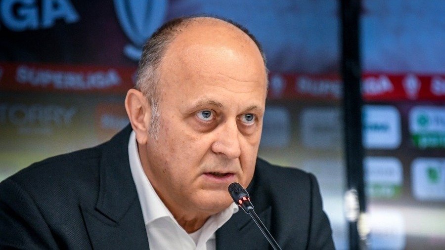 Fotbalistul dorit de Rapid a semnat cu o mare rivală a giuleştenilor