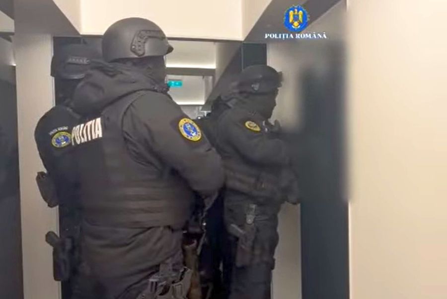 S-au emis 4 mandate de reţinere în prima acţiune majoră care vizează blaturile din fotbalul românesc