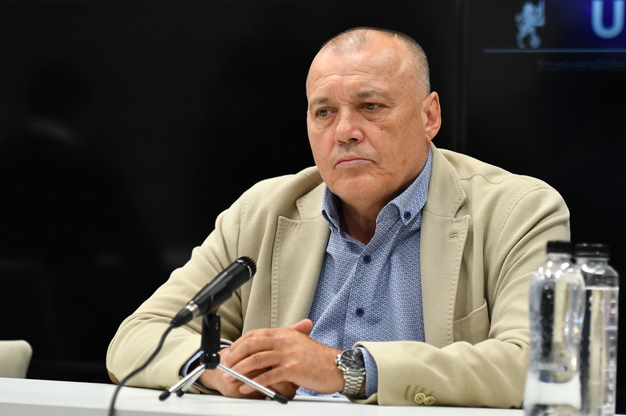 Marcel Puşcaş postează imagini trucate pe reţelele de socializare
