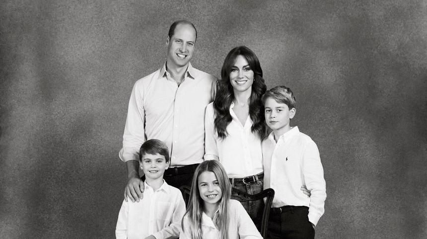 Kate şi William au publicat o fotografie cu Charlotte şi Louis urmărind finala Euro 2024