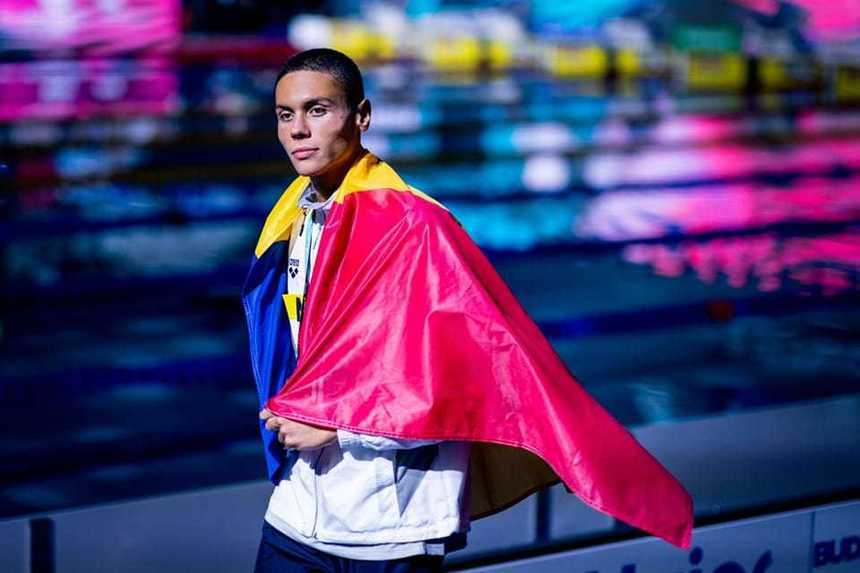 David Popovici, la plecarea Team Romania la Paris: „Noi suntem sportivi şi avem obiective, nu ne bazăm pe aşteptări. Succes nouă!”