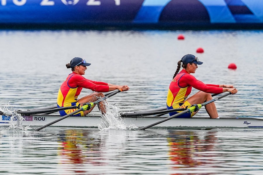 Revenire fabuloasă pe ultimii metri pentru Ancuţa Bodnar şi Simona Radiş. Fetele noastre merg în finala olimpică de dublu vâsle