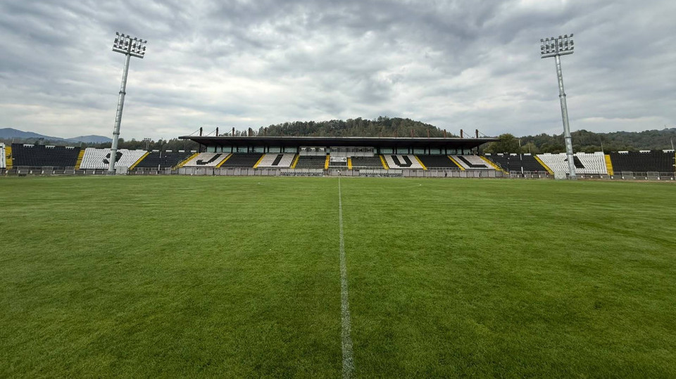 //i0.1616.ro/media/581/3142/41226/22753103/2/stadion.jpg