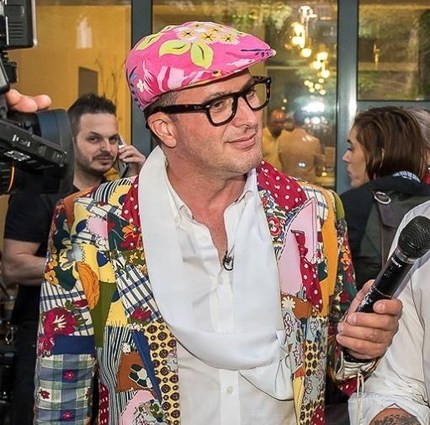 Cronica Cârcotaşilor: Turaţi motoarele pentru Dezbrăcatu!