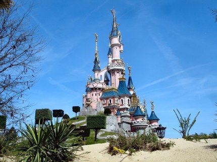 Focus la Prima Oră: Disneyland îşi deschide porţile