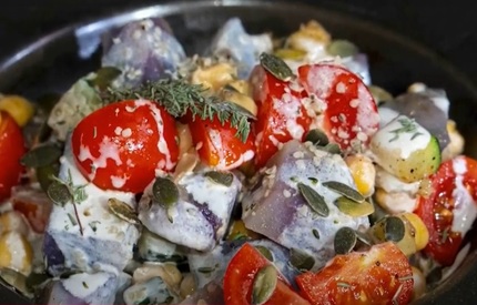Reţeta zilei: salată de cartofi mov