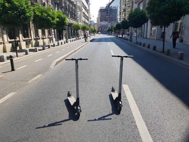 Conducătorii de biciclete şi trotinete, amendaţi de poliţişti