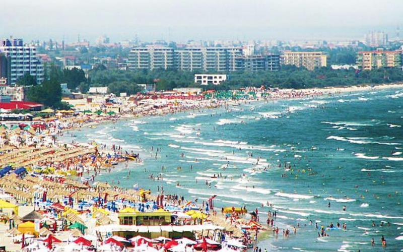 Record de turişti şi încasări pe litoral