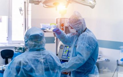 Secţiile Covid ar putea rămâne fără medici