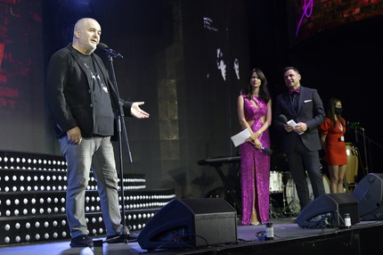 Prima TV şi televiziunile din Grupul Clever au lansat grila de toamnă în cadrul CleverFEST, un eveniment cu presa şi industria de advertising