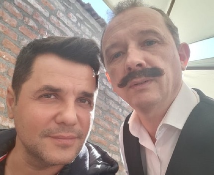 Cove, invitat special în sitcom-ul Oportuniştii