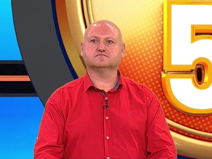 Disciplinat, loial şi pasionat, Cristi Albei este genul de om care nu caută lumina reflectoarelor — dar fără de care spectacolul nu ar putea exista