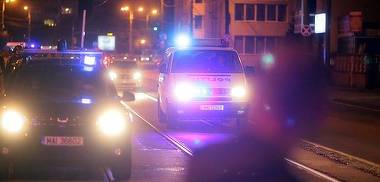 Urmărire cu împuşcături. Poliţist rănit de şoferul fugar