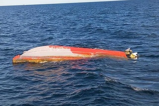 MApN: Ambarcaţiunea răsturnată la est de Tuzla, ”un posibil vehicul marin fără pilot”, este cercetată conform procedurilor operaţionale specifice