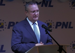Preşedintele PNL, Nicolae Ciucă, la lansarea candidatului pentru Primăria Capitalei, Sebastian Burduja