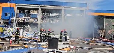 Starea celor doi pacienţi răniţi în explozia de la Botoşani şi aduşi la Bucureşti este critică, dar stabilă