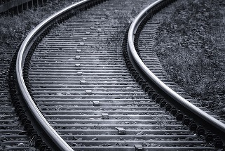 Ministerul Transporturilor retrage din dezbatere publică Regulamentul privind transportul pe căile ferate din România care ar fi interzis persoanelor care suferă de o boală contagioasă să călătorească cu trenul