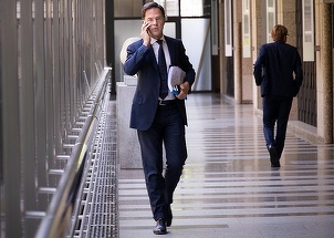 Mark Rutte a discutat la telefon cu Nicuşor Dan şi susţine că aşteaptă să colaboreze cu el în perspectiva summitului NATO de la Haga