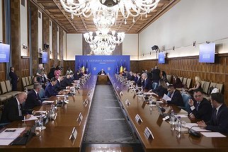 Guvernul a plafonat la 300 de lei brut lunar sporul pentru activitatea în condiţii periculoase sau vătămătoare / Concediul suplimentar va avea o durată de 3-5 zile / Prevederile, în vigoare de la 1 iulie