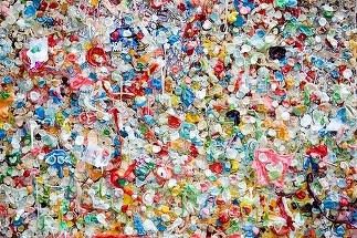 Eşec la Geneva. Negocierile pentru un tratat referitor la poluarea cu plastic s-au încheiat fără un acord