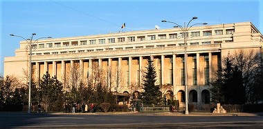 Bolojan - întâlnire de lucru cu reprezentanţii Asociaţiei Municipiilor: Investiţiile PNRR vor continua într-o manieră planificată