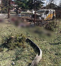 VIDEO. Cel puţin 20 de oameni ucişi când aşteptau să ia pensia. Bombardament puternic al ruşilor asupra unui sat din Doneţk