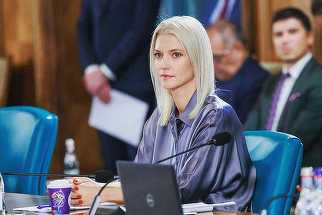 Proiectul de lege care introduce pentru prima dată în legislaţia românească conceptul de femicid a fost depus în Parlament