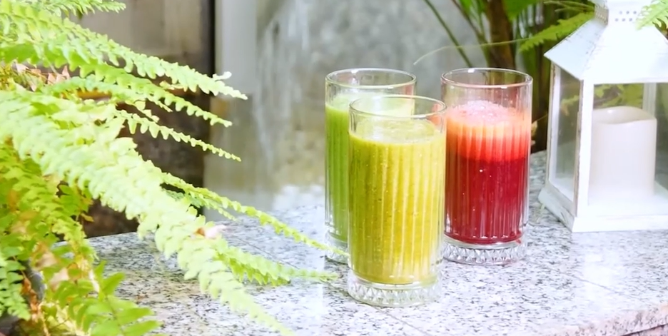 VIDEO. Nu doar frumuseţea, ci şi sănătatea începe din interior. Un program de detoxifiere bazat pe smoothie-uri proaspete se găseşte la Vaţa Băi