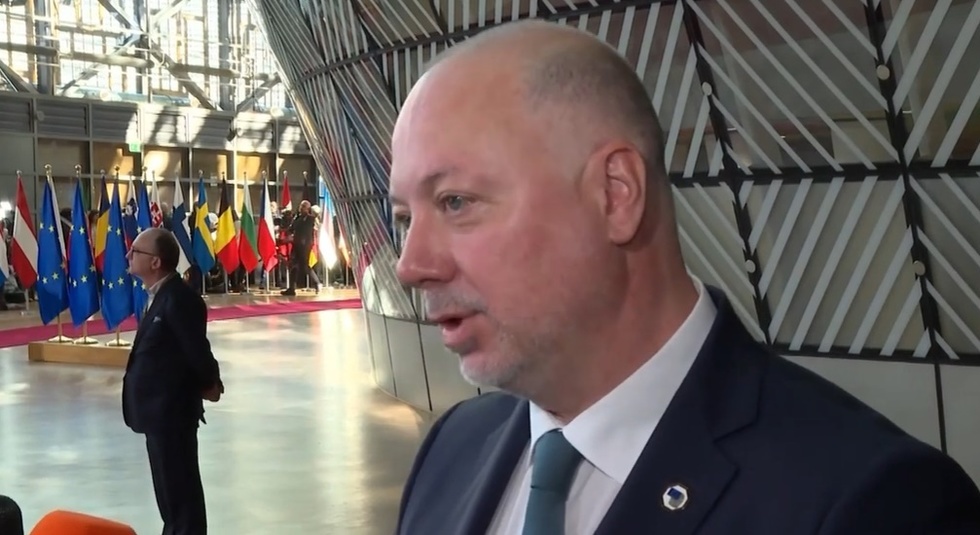 Premierul Bulgariei şi-a dat demisia sub presiunea străzii, cu trei săptămâni înainte de intrarea în zona euro