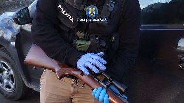 Peste 4.500 de arme de foc confiscate de Poliţia Română într-un an. Mii de controale şi percheziţii pentru combaterea deţinerii ilegale şi a braconajului