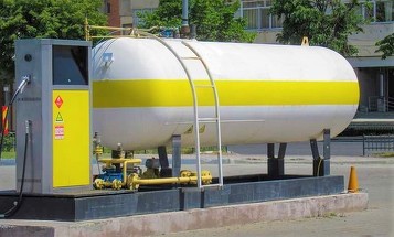 Preţul carburanţilor. Două treimi sunt taxe, iar statul e marele câştigător