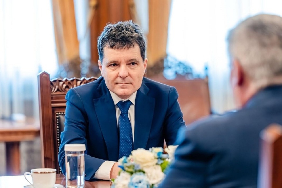 Nicuşor Dan convoacă liderii coaliţiei la Cotroceni. Soarta Guvernului Bolojan atârnă de un fir de aţă