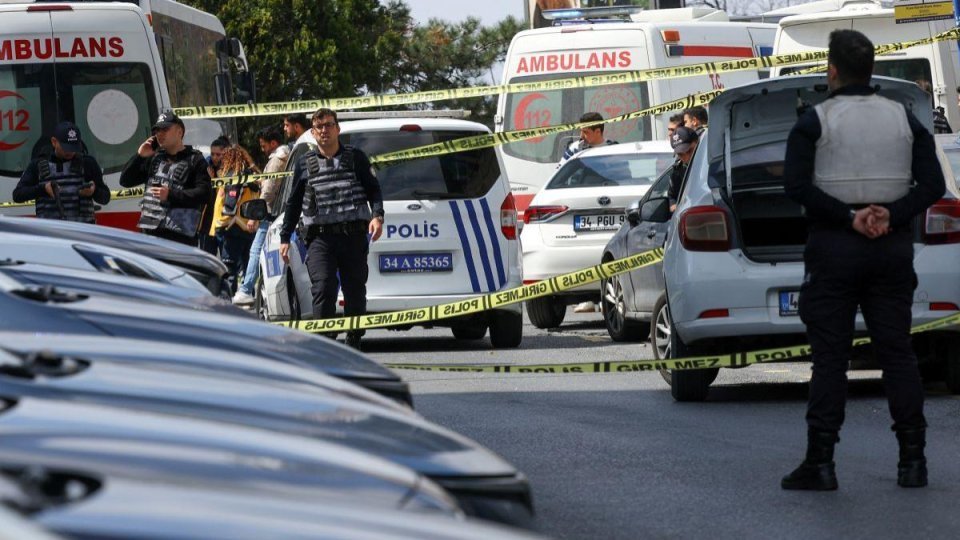 Atac armat într-un liceu din Turcia: cel puţin 16 persoane au fost rănite. Atacatorul, un fost elev, s-a împuşcat