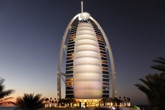 Burj Al Arab se închide temporar. De ce îşi opreşte activitatea hotelul de 7 stele din Dubai
