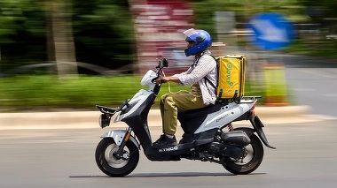 Noi reguli pentru angajarea muncitorilor străini în România. Angajatorii vor suporta costurile de repatriere