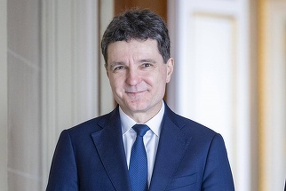 Numele lui Nicuşor Dan, folosit într-o schemă de înşelăciune. Un bărbat s-a dat drept şef de cabinet pentru a obţine invitaţii gratuite la evenimente