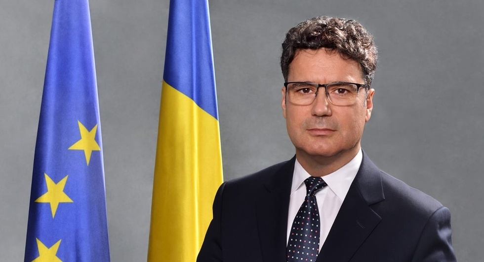 Remus Pricopie îi solicită lui Adrian Veştea să renunţe la mandatul de premier desemnat. „O astfel de decizie ar contribui la detensionarea situaţiei”
