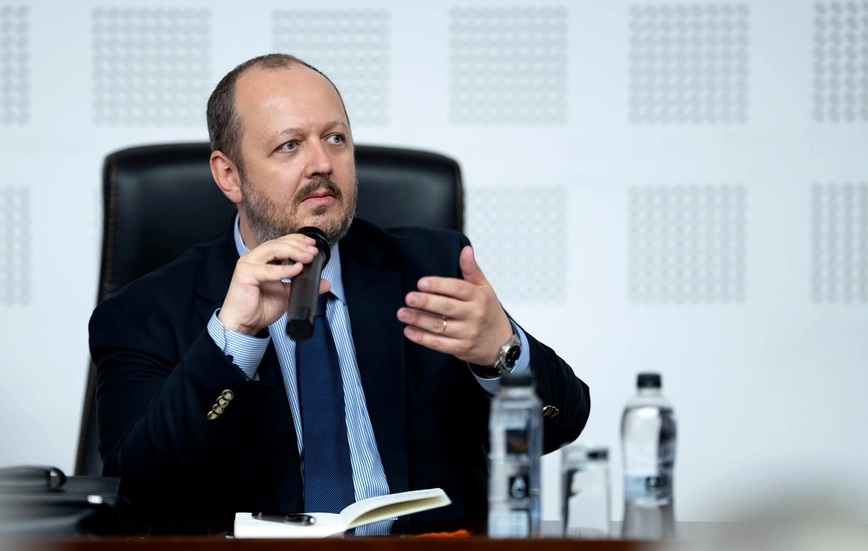 Profesorul Adrian Papahagi cere încetarea războiului dintre Nicuşor Dan şi Ilie Bolojan. „Ambii au această datorie faţă de ţară”