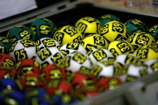 S-a câştigat marele premiu la Loto 5/40. Un nou jackpot de peste 6,6 milioane de euro îi aşteaptă pe jucători la 6/49